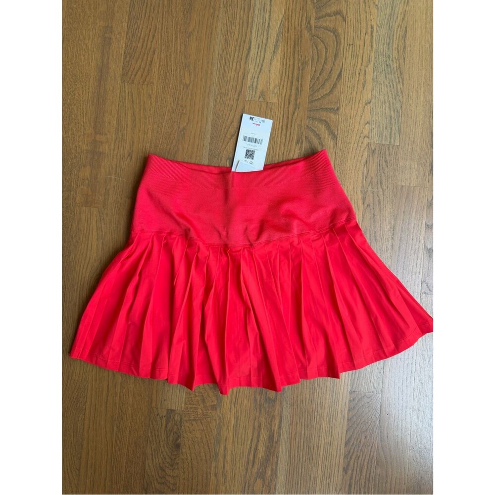 NWT Wilson Midtown Tennis Skirt Red size Large Pleated Lined Athletic w/ Shorts